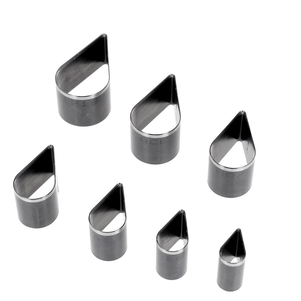 Ensemble de 7 emporte-pièces gouttes en acier pour cuir, Ivan, pour frapper ou presser, avec différentes tailles visibles.