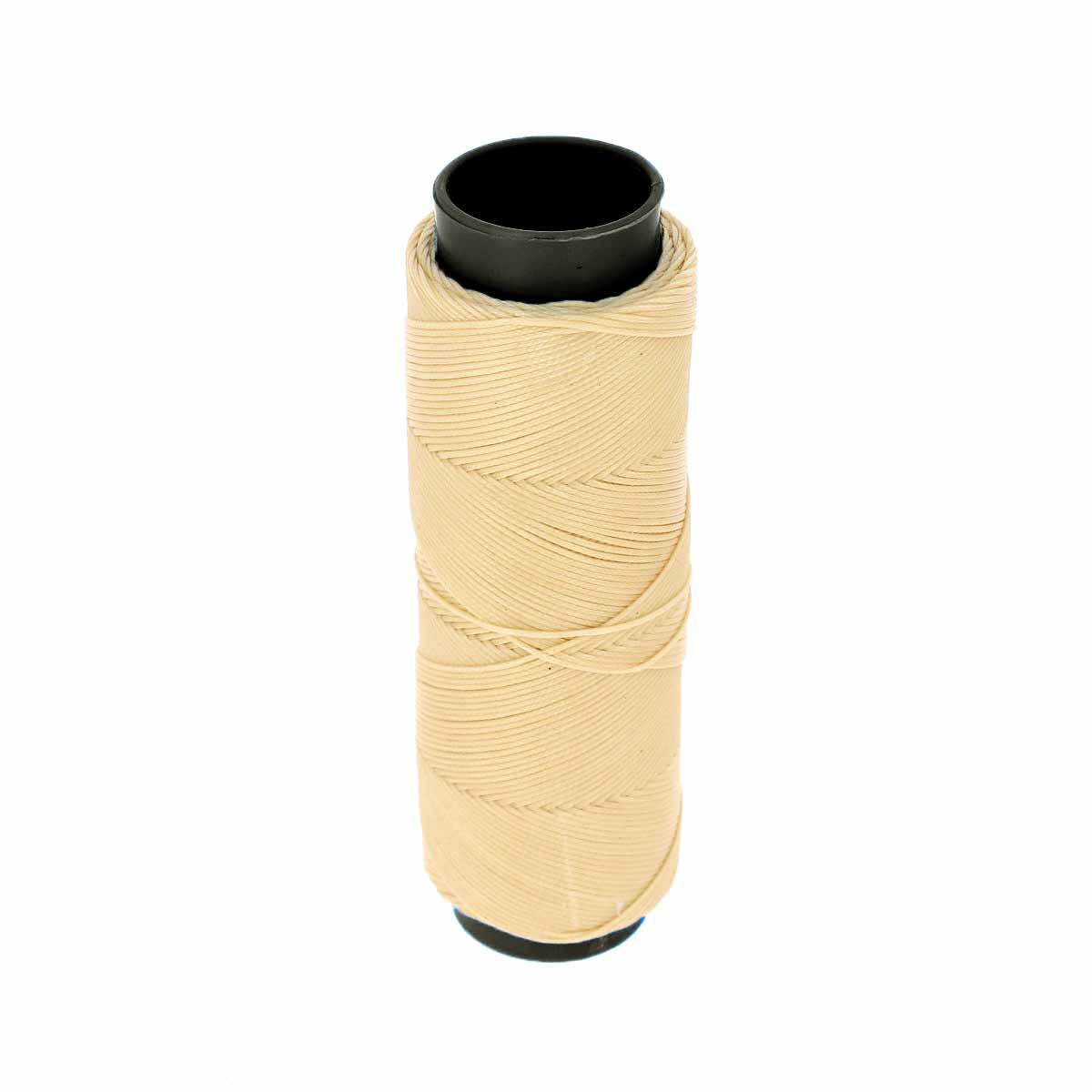 Bobine de 100m de fil polyester tressé et ciré de 0,6mm en beige, idéale pour couture et mercerie.