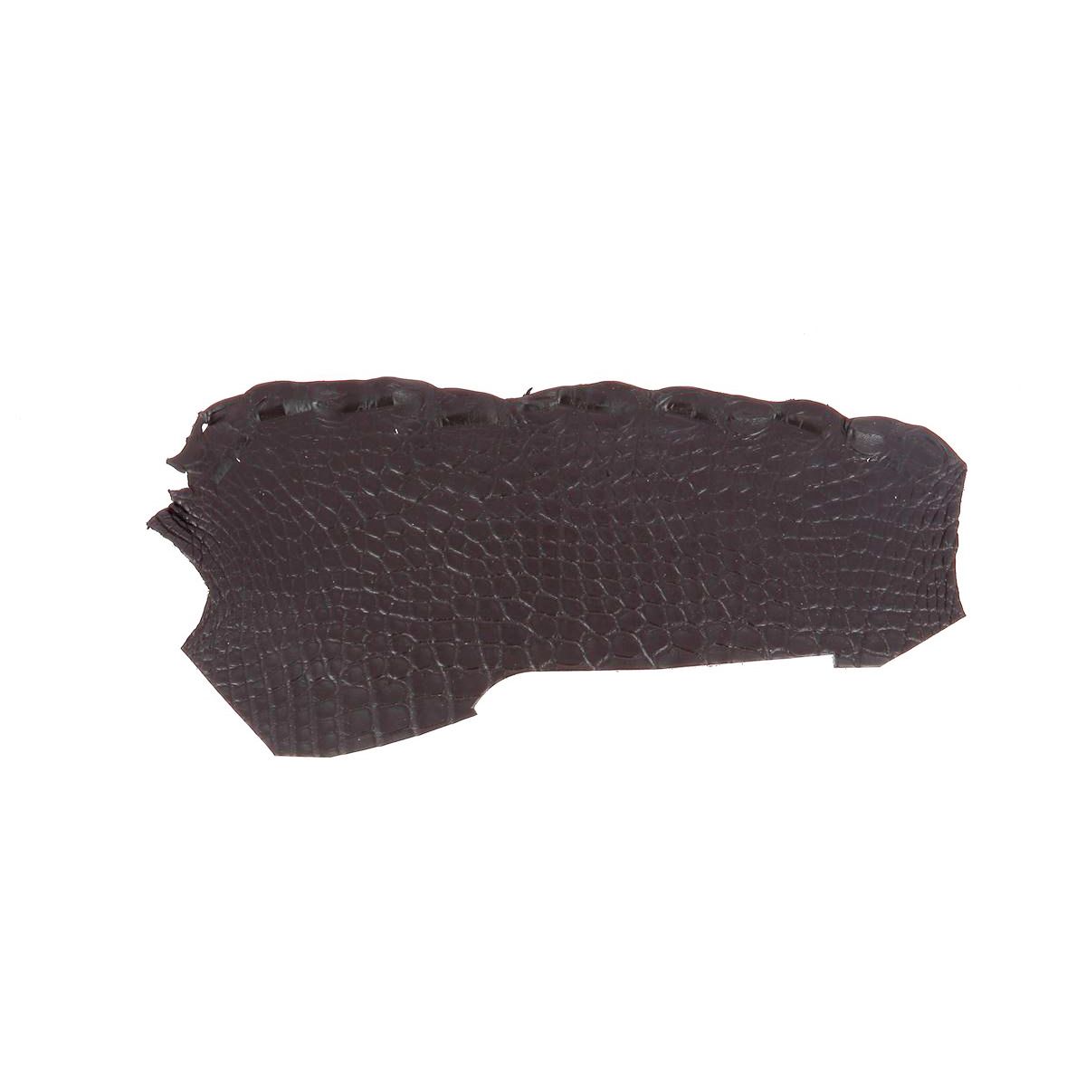 Morceaux de cuir d'alligator mat, flanc en cuir marron foncé, pour maroquinerie ou couture, image montrant la texture du cuir naturel.