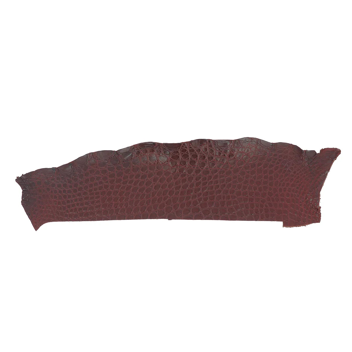 Grand morceau de cuir d'alligator couleur bordeaux. Cuir exotique pour création de bijoux, bracelet de montre, accessoire haut de gamme