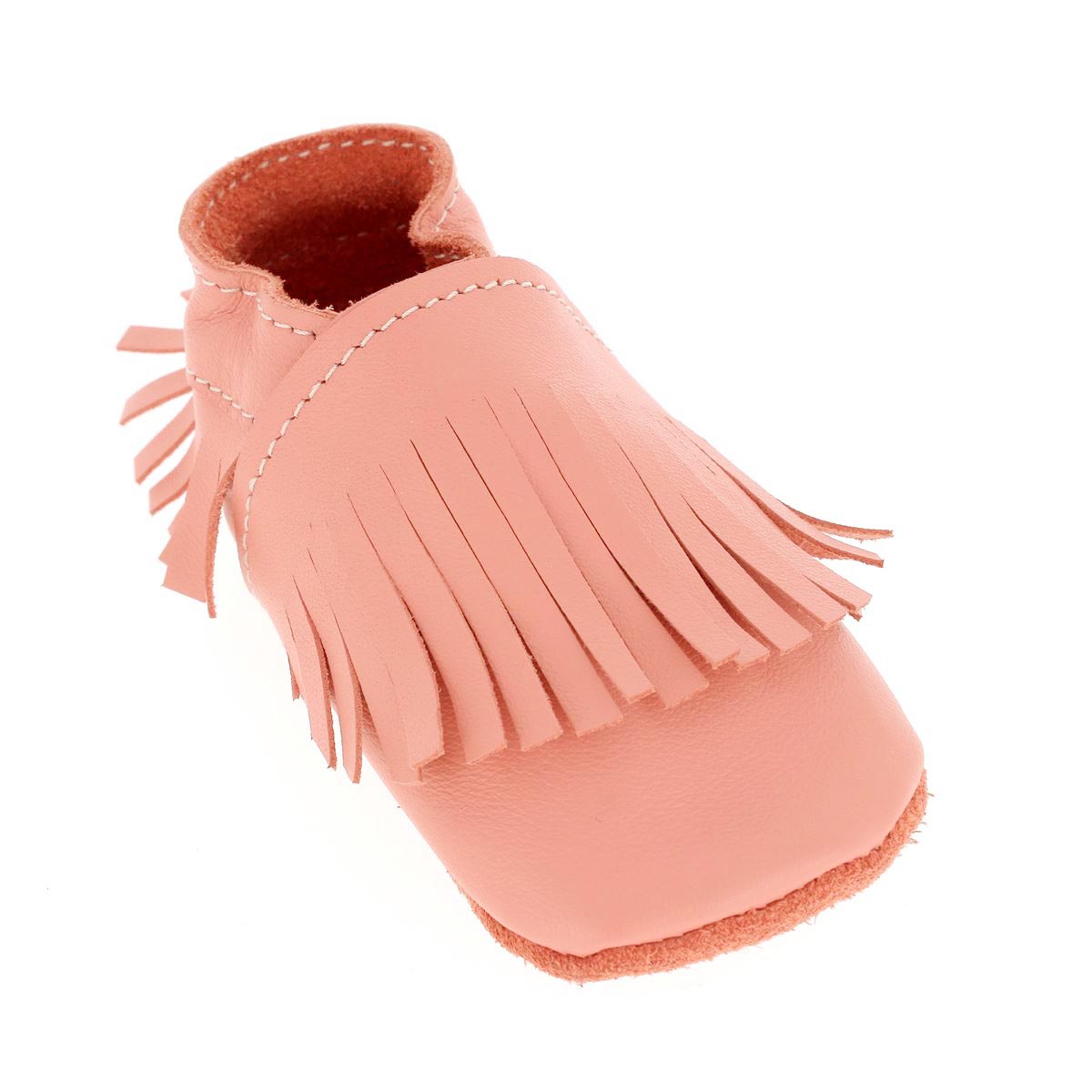 Kit DIY Deco Cuir pour créer des chaussons en cuir pour bébé avec franges, couleur corail, comprenant matériaux et instructions.