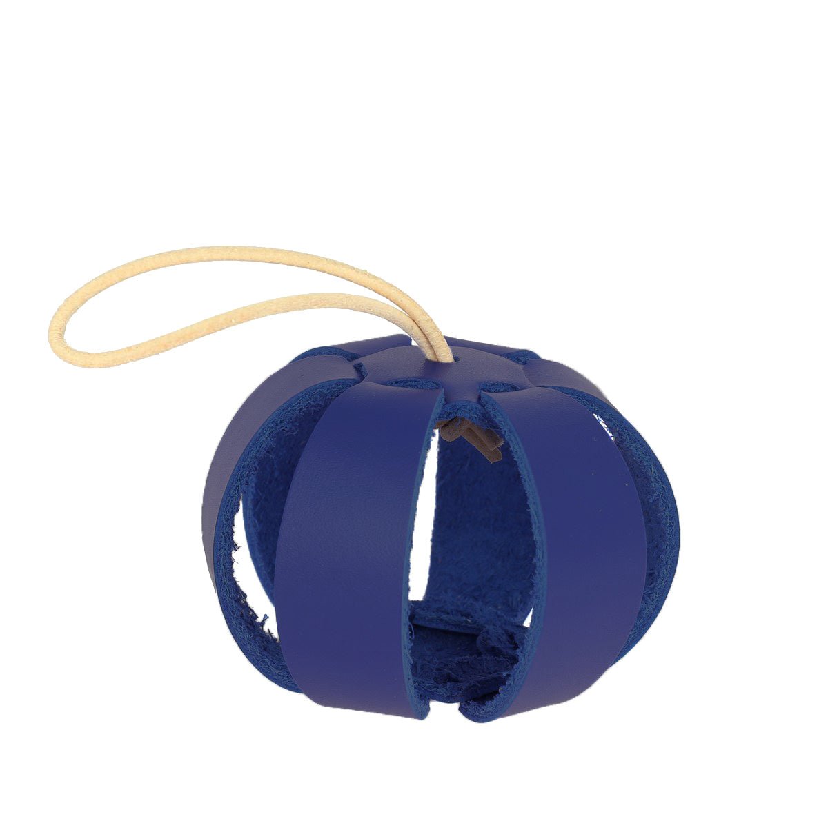 Kit DIY Boule de Noël en cuir bleu à assembler par Deco Cuir, création artisanale pour décoration festive.