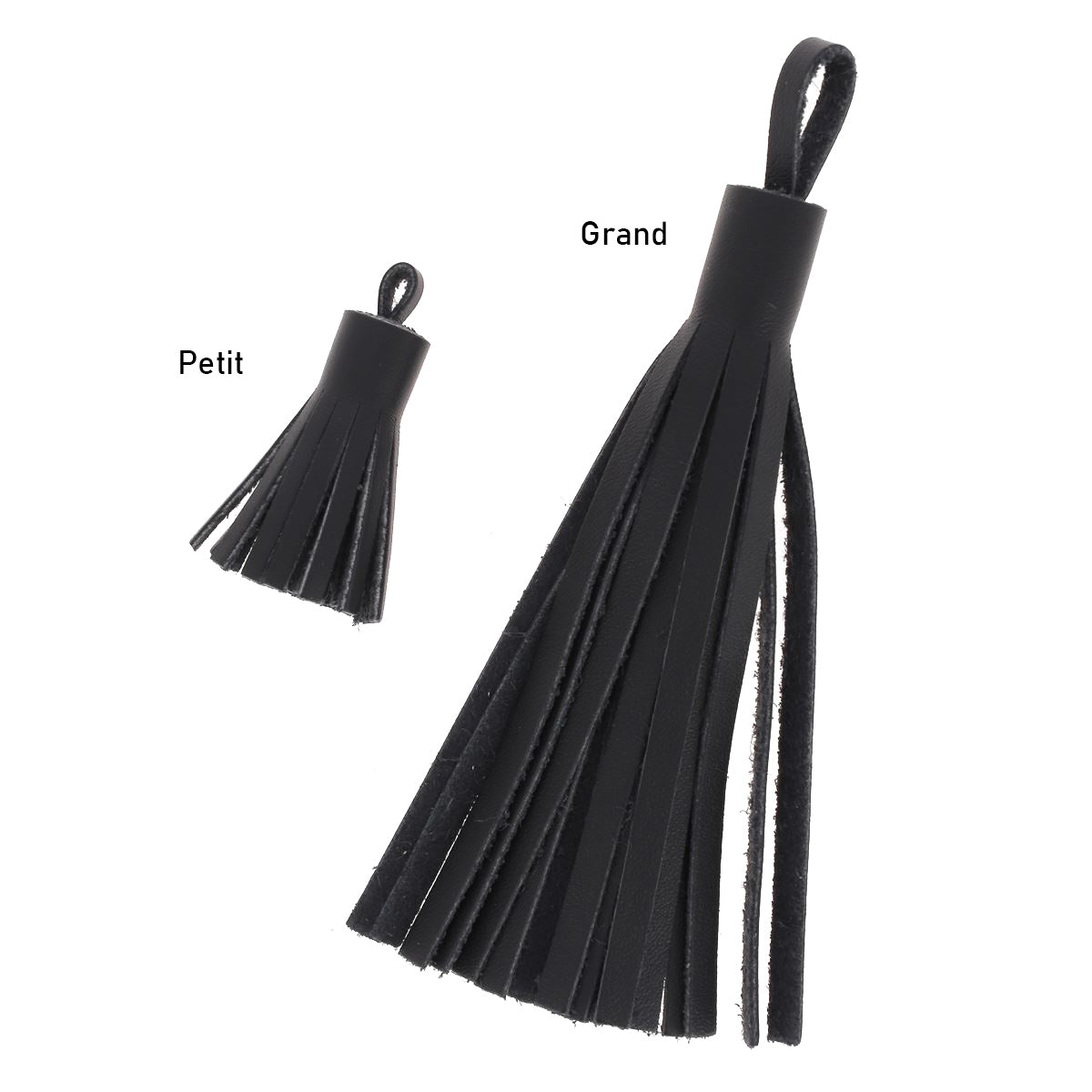 Découpe POMPON en cuir noir pour porte-clés, fabriquée par Deco Cuir, avec une finition élégante et artisanale.