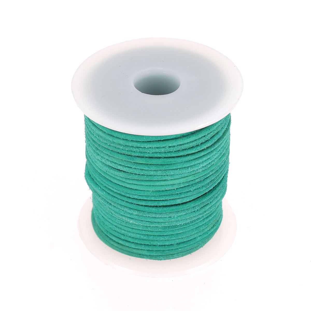 Lacet en cuir teinté effet brut rond de 2mm de Deco Cuir, vert, pour chaussures ou accessoires en cuir.