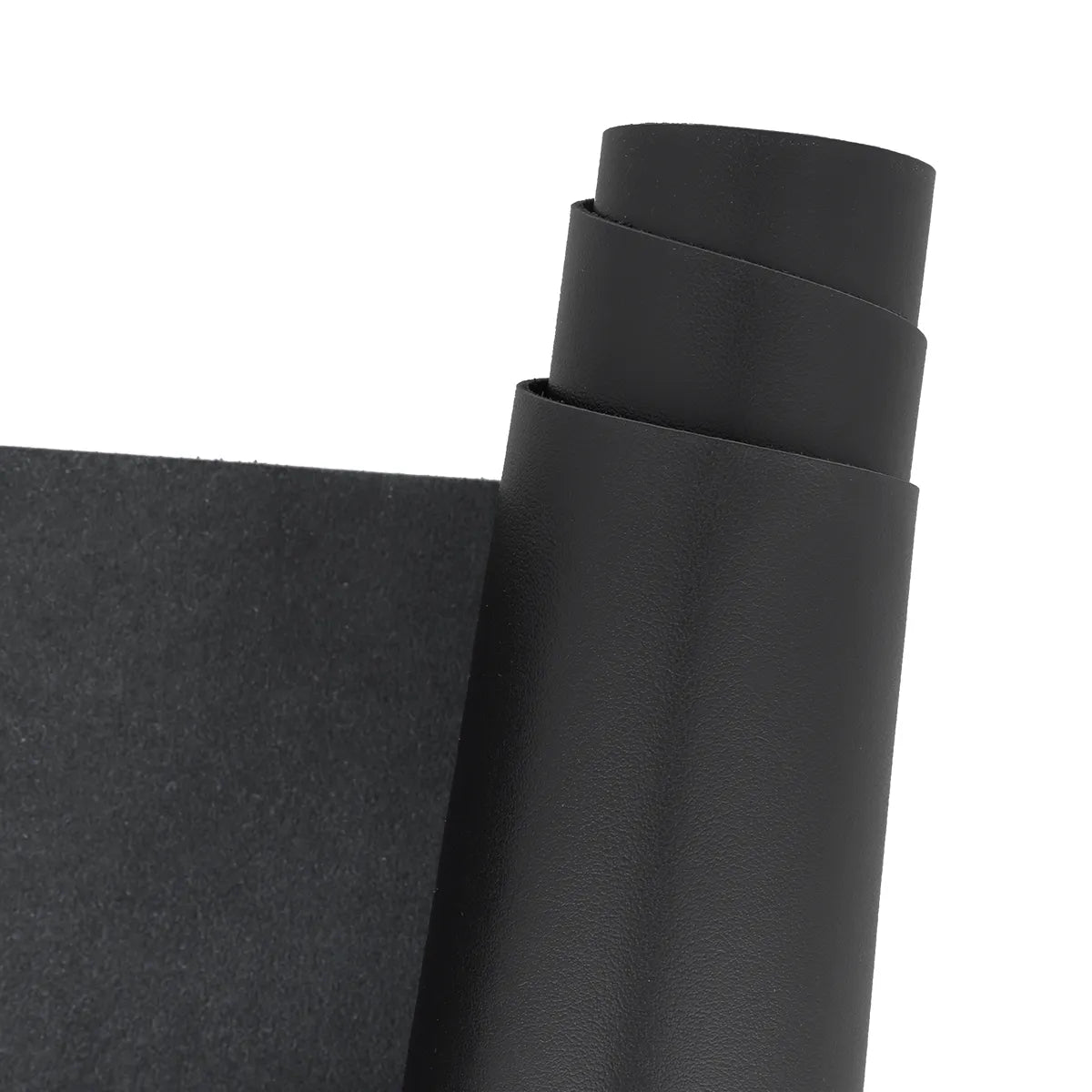 Cuir nappa noir. Cuir lisse, souple, fin et au toucher soyeux, idéal pour la fabrication de sac, pochette, petite maroquinerie, accessoire...