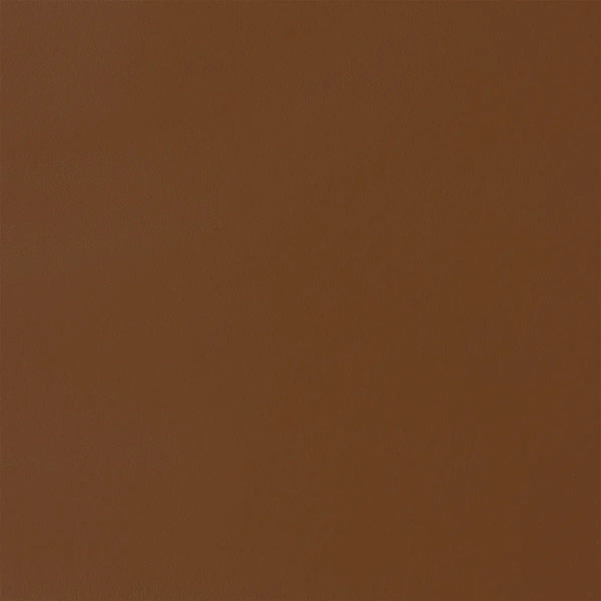 Morceau de cuir nappa couleur marron fauve. Pièce de cuir lisse prédécoupé idéale pour la fabrication de porte-monnaie, portefeuille, accessoire, test...