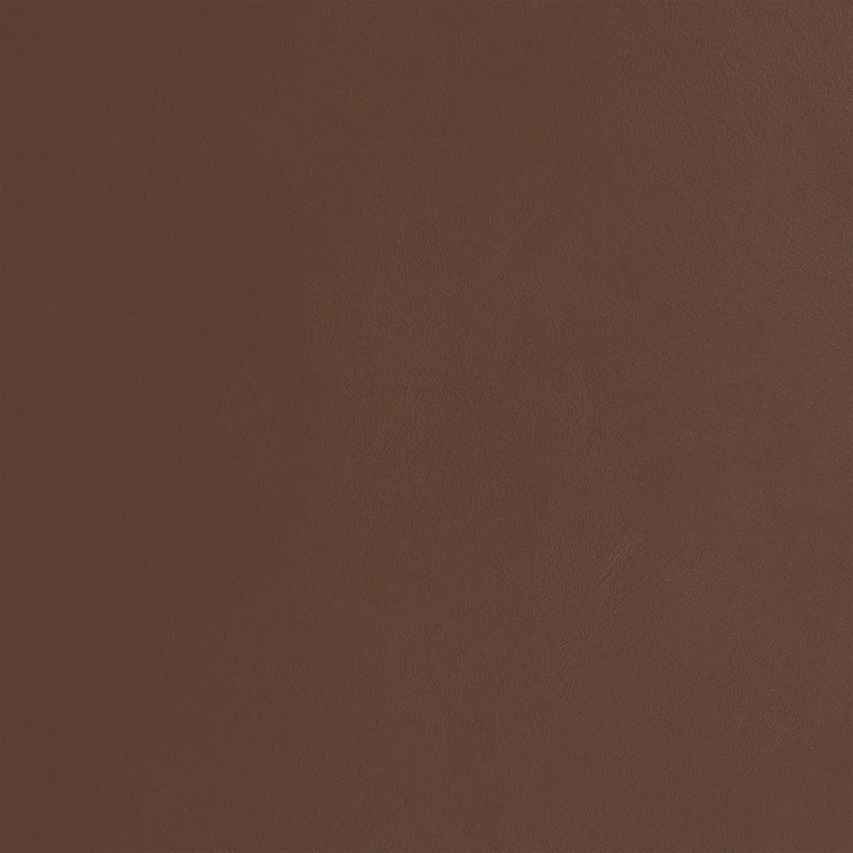 Morceau de cuir de veau nappa marron terre de Sienne. Cuir lisse et souple idéal pour la fabrication de petite maroquinerie, accessoire et prototype