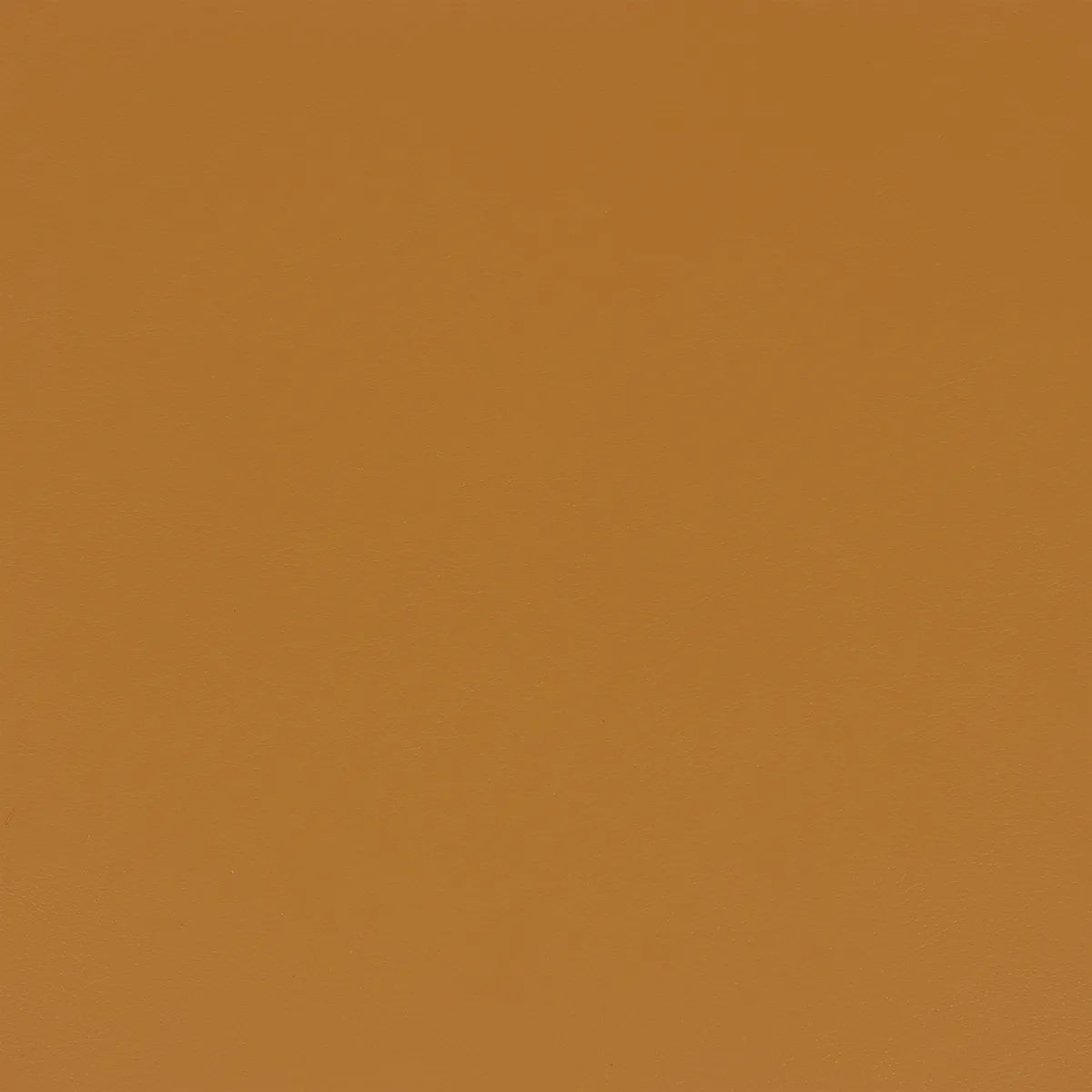 Morceau de cuir lisse couleur jaune miel de la gamme suivie Nappa. Pièce de cuir souple idéale pour la fabrication de petits projets et de prototypes
