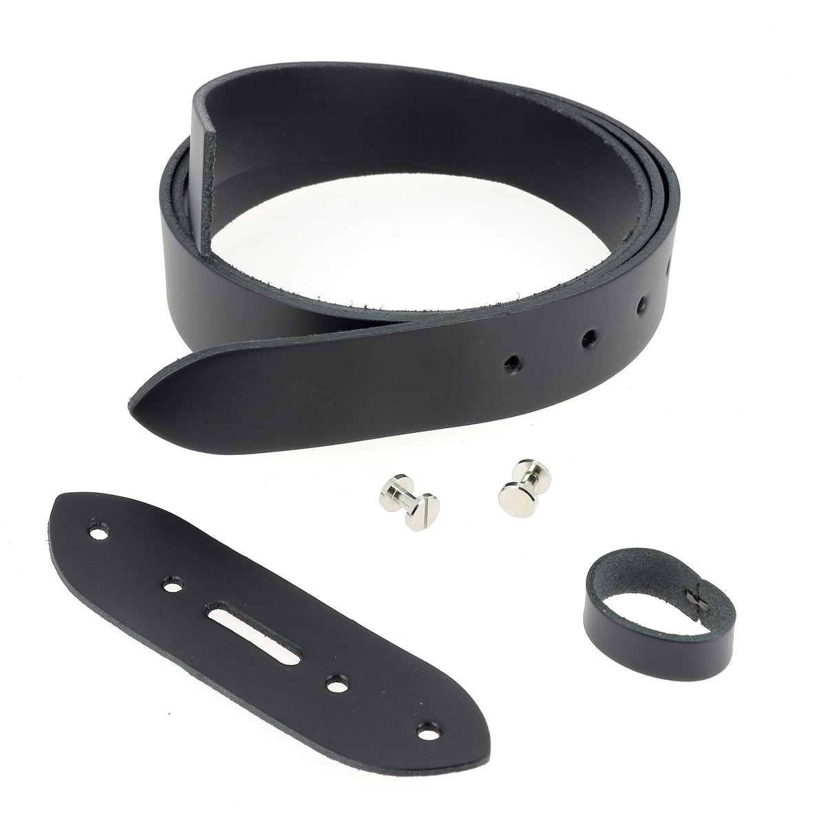 Lanières en cuir noir Deco Cuir pour ceinture DIY, épaisseur 3,1 mm, avec vis chicago nickelées, vue de l'ensemble du kit.