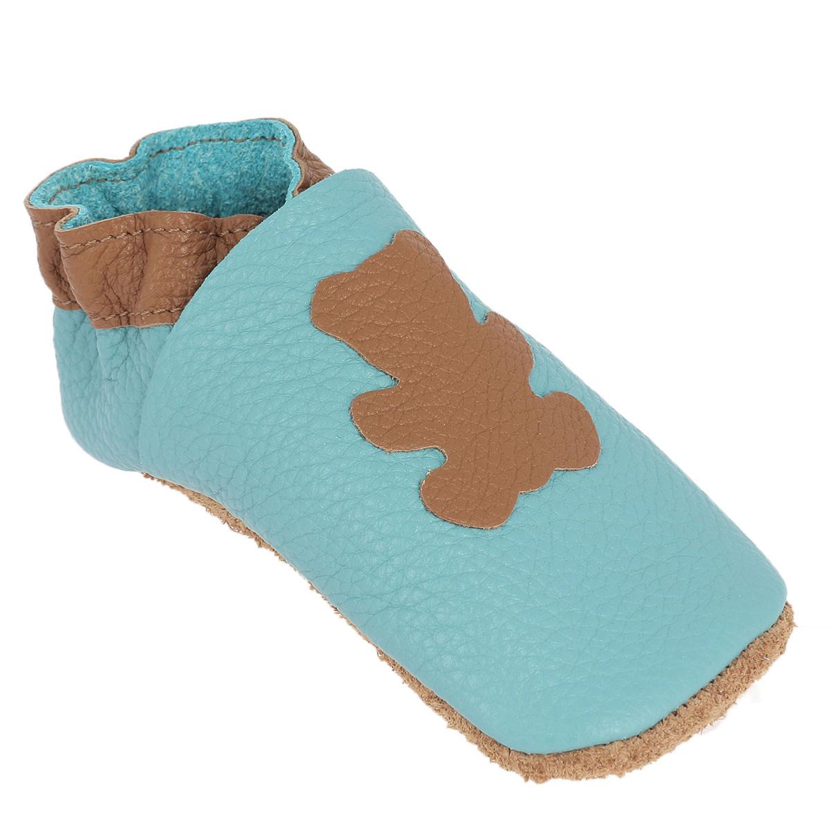 Kit de création de chaussons en cuir pour bébé avec motif ours, en cuir bleu pastel et fauve, de la marque Deco Cuir.