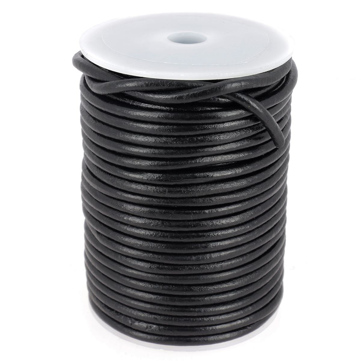 Lacet en cuir rond de 4mm de Deco Cuir, pigmenté, visible avec ses détails en cuir naturel et finition soignée.