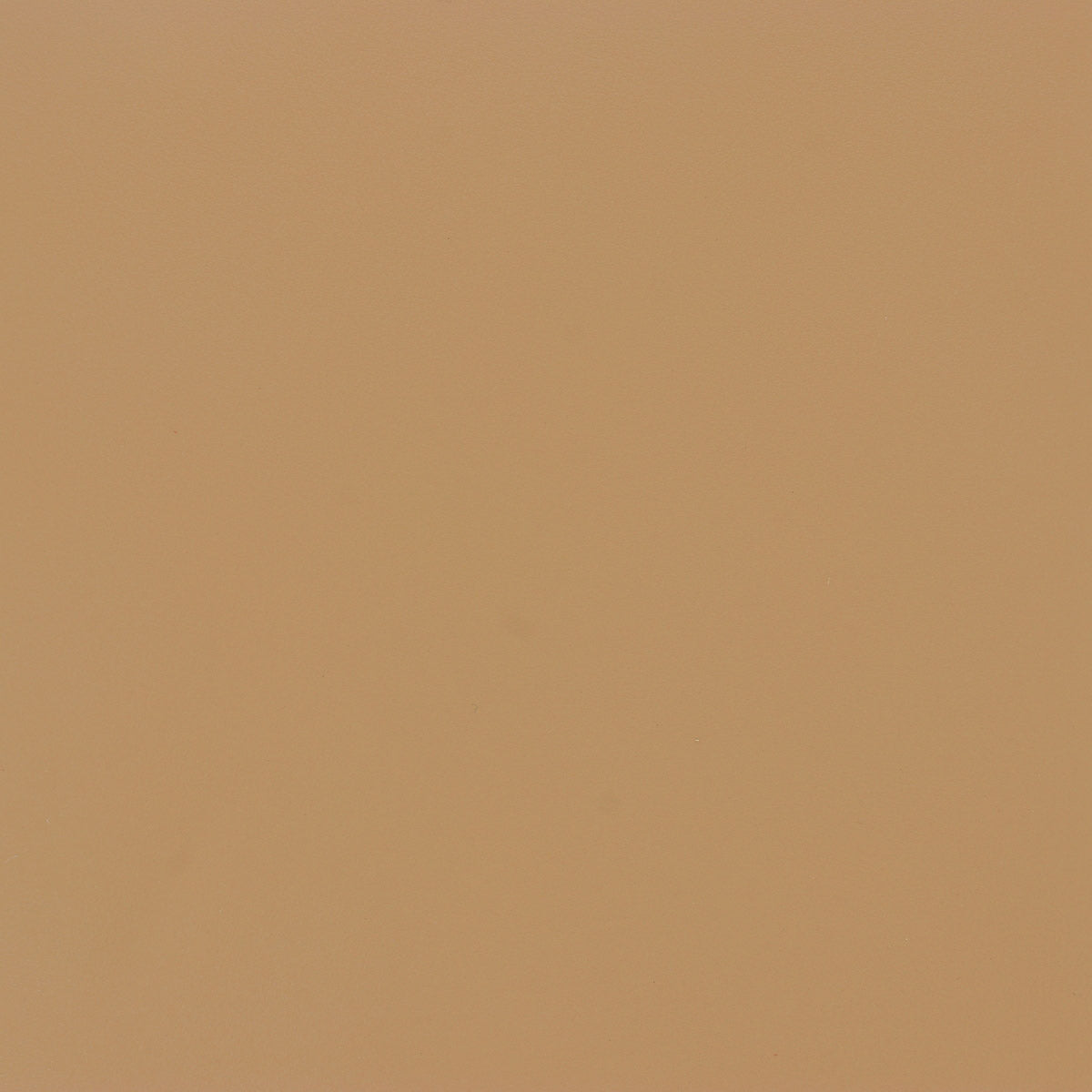 Morceau de cuir en veau SATINLYS couleur cappuccino, textile souple et texturé, utilisé pour la maroquinerie et la couture.