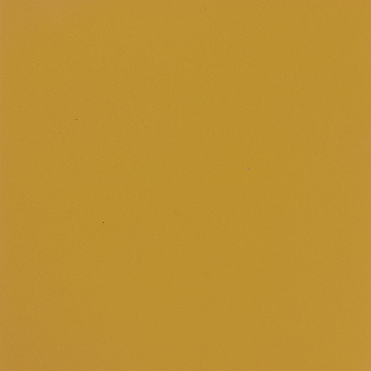 Morceau de cuir en veau SATINLYS jaune moutarde, texture lisse et souple pour la confection ou le DIY.