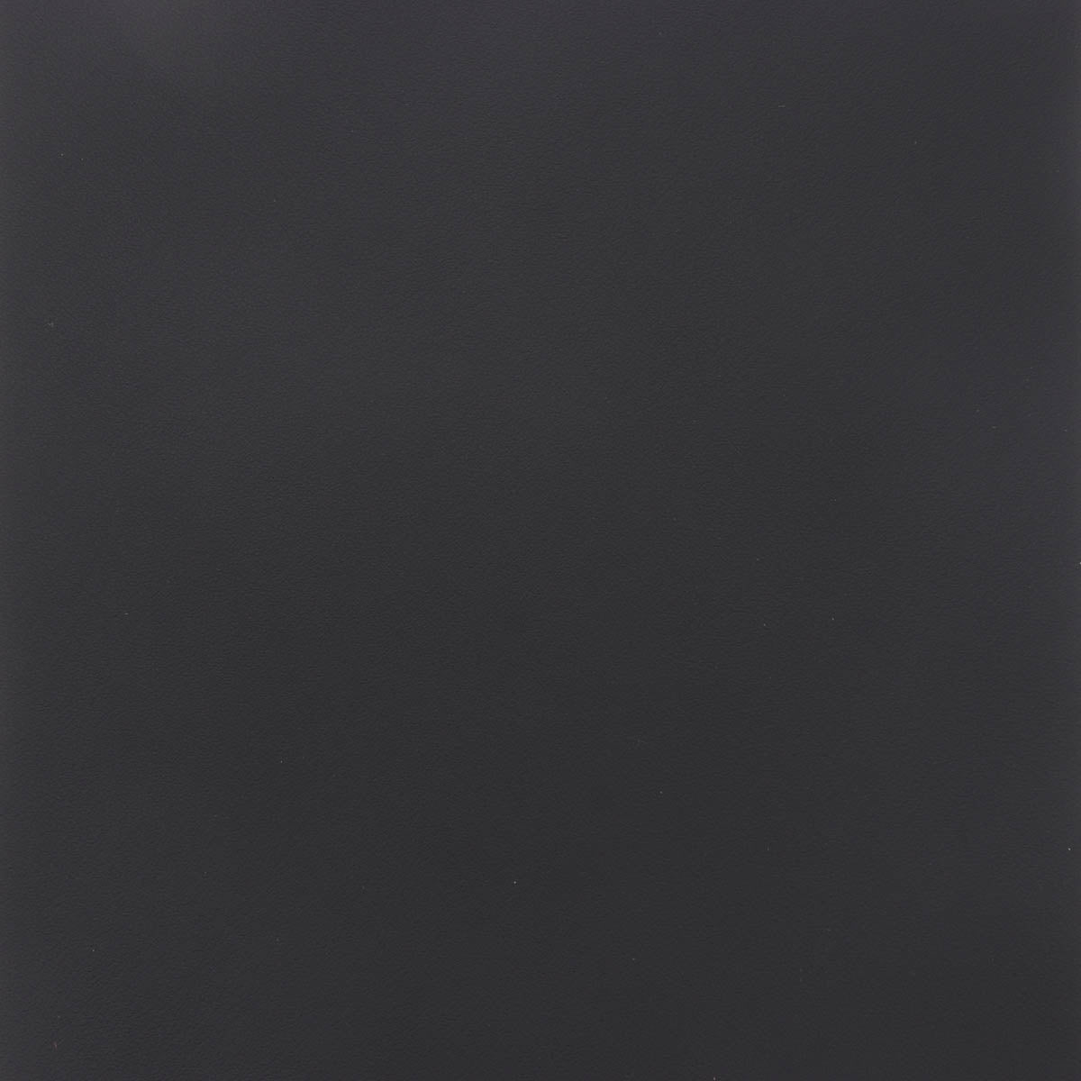Morceau de cuir de veau noir SATINLYS, tissu en cuir souple et brillant, destiné à la couture ou à la décoration.
