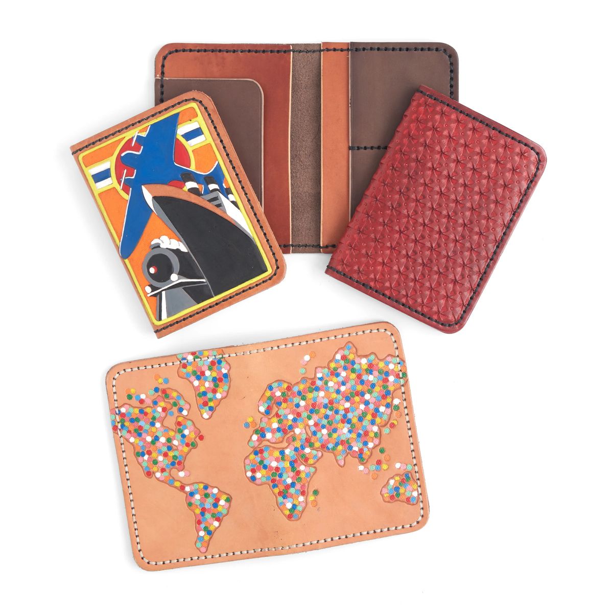 Kit DIY Tandy Leather pour étui de passeport en cuir, comprenant outils et matériaux pour créer un étui personnalisé.