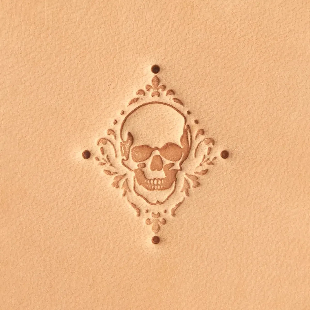 Matoir cuir Tête de mort entouré de fleur de lys - Tandy Leather 6380-00