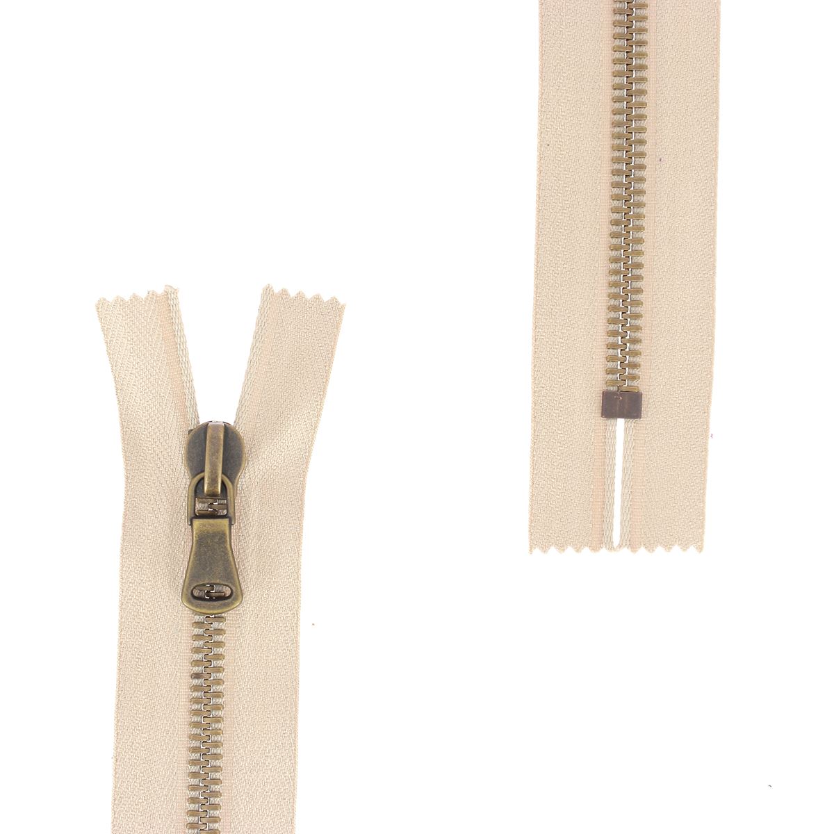 Fermeture à glissière en métal de 6mm en laiton vieilli, idéale pour la mercerie SUPRA, visible en gros plan.