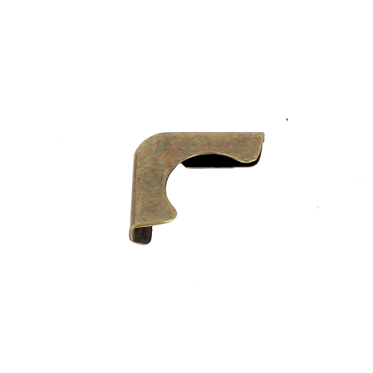 Pièces en métal de 16x16mm, accessoires de bijouterie, montrant des coins métalliques pour création artisanale.