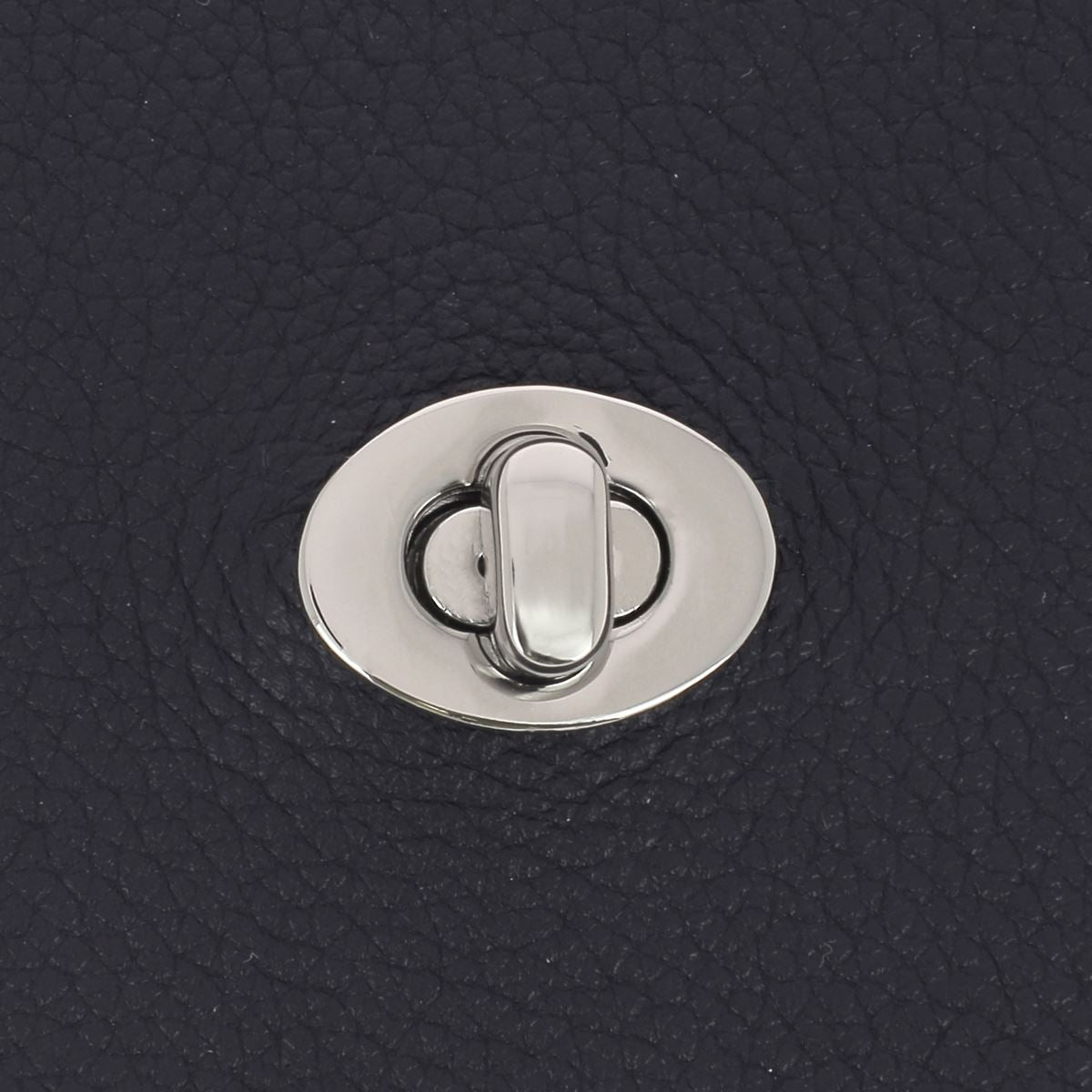 Fermoir pour sac ovale de 17x24mm, accessoire en métal, conçu pour sécuriser et décorer les sacs.