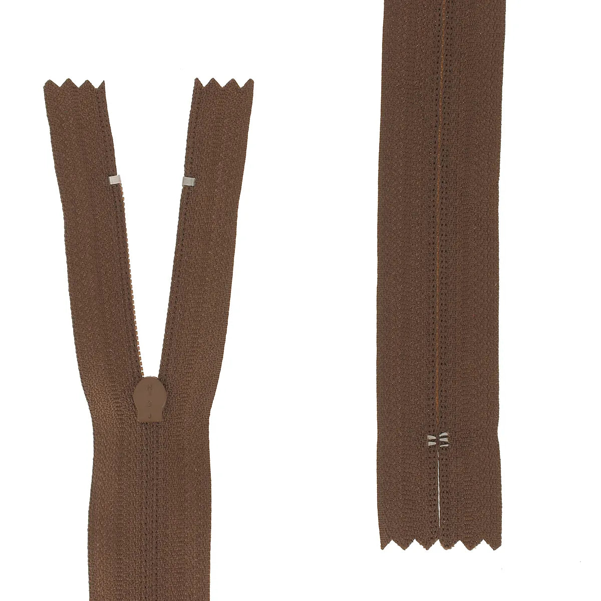 Fermeture à glissière en nylon marron chocolat de 4 mm de largeur de maille. Disponible dans plusieurs longueurs au choix