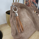 Porte-clé pompon de 13 mm avec mousqueton ovale, accessoire de bouclerie pour sacs ou clés, couleur vive.