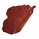 Peau entière de cuir de basane roux, traitement aniline, provenant de France, utilisée pour la fabrication de produits en cuir.