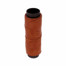 Bobine de 100m de fil polyester tressé et ciré de 0,6mm de couleur rouille, idéale pour travaux de mercerie.