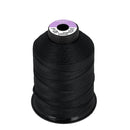 Bobine de fil polyester noir Coats GRAL N°8, 300m, pour mercerie, enroulée sur une bobine en plastique.