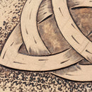 Formation repoussage du cuir pour débutants, proposée par Deco Cuir, montrant des outils et techniques de cuir sur la table.