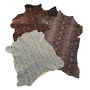 Lot de 3 peaux de cuir de chèvre imitation reptile de la marque Deco Cuir, peaux diverses pour projet créatif ou artisanat.