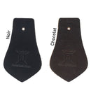 Échantillon de cuir pré-étiré Boyoma de Radermecker, texture douce et souple, présenté dans un échantillon pour cuir de haute qualité.