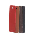 Échantillon de lanière de cuir de collet nourri, finition foulonnée, par Deco Cuir, montrant la texture et la couleur du cuir.