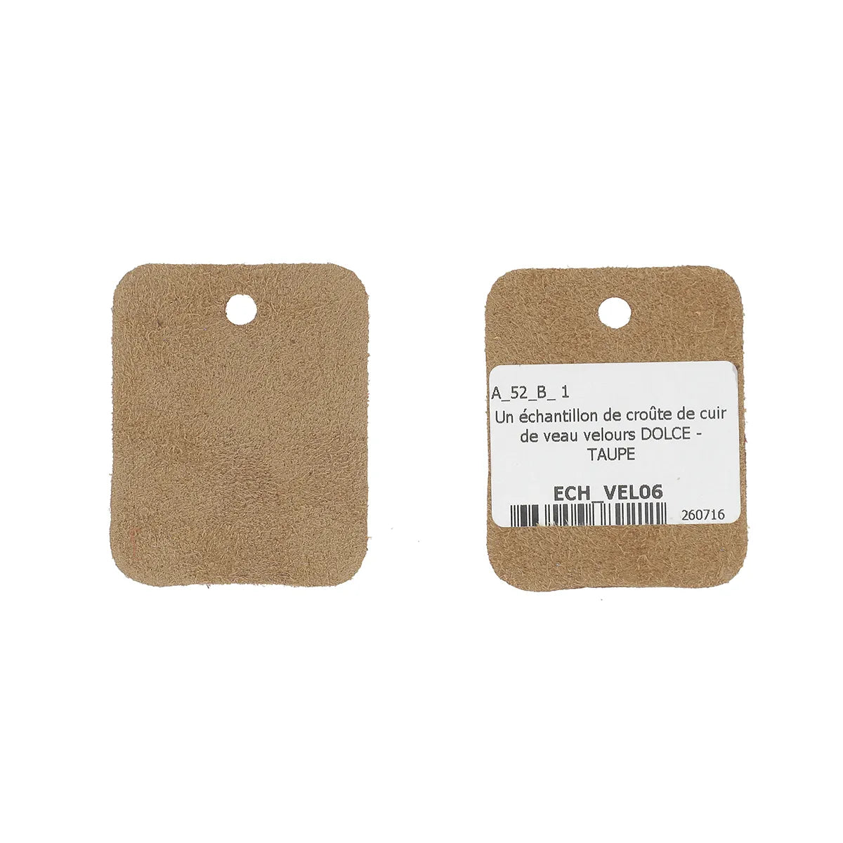 Échantillon de croûte de cuir velours taupe de notre gamme Dolce. Cuir doux et souple idéal pour la fabrication de maroquinerie (sac, pochette...)