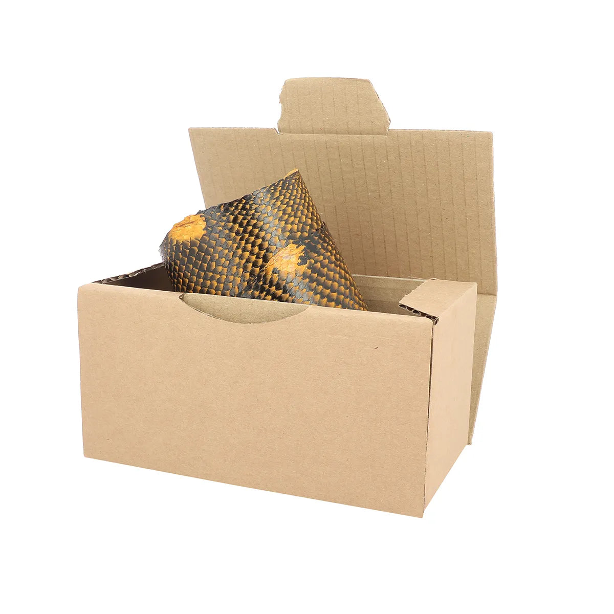 Peau de cuir de poisson saumon jaune bourdon aux nuances dégradées. Cuir livré directement en carton individuel pour protéger les écailles