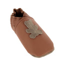 Kit DIY pour chaussons en cuir pour bébé avec motif ours de couleur marron, incluant matériaux et instructions de Deco Cuir