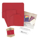 Kit complet pour fabriquer son propre porte-cartes en cuir rouge avec morceaux de cuir, fil de lin, aiguille de couture et notice de montage