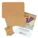 Porte-cartes double en cuir KitenCuir avec détails en cuivre rosé et fil beige, kit DIY pour créations en cuir naturel.