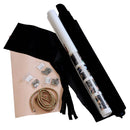Kit DIY Deco Cuir pour fabriquer un sac de voyage en cuir avec matériaux et outils inclus, vue du kit complet.
