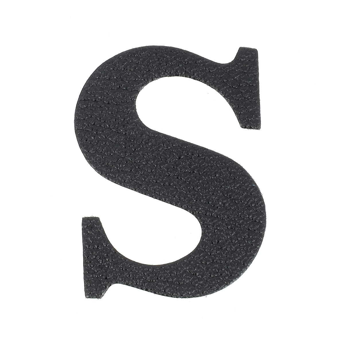 Découpe de lettres de l'alphabet en cuir noir de la marque Deco Cuir, autocollantes et idéales pour la décoration.