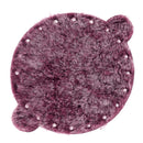 Découpe de cuir pour bourse en laine frisée violette, fabriquée par Deco Cuir, montrant la texture en cuir lainé.