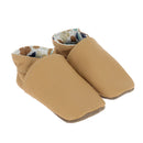 Kit DIY pour chaussons en cuir bébé de Deco Cuir, modèle granite café au lait, avec matériaux et instructions inclus.