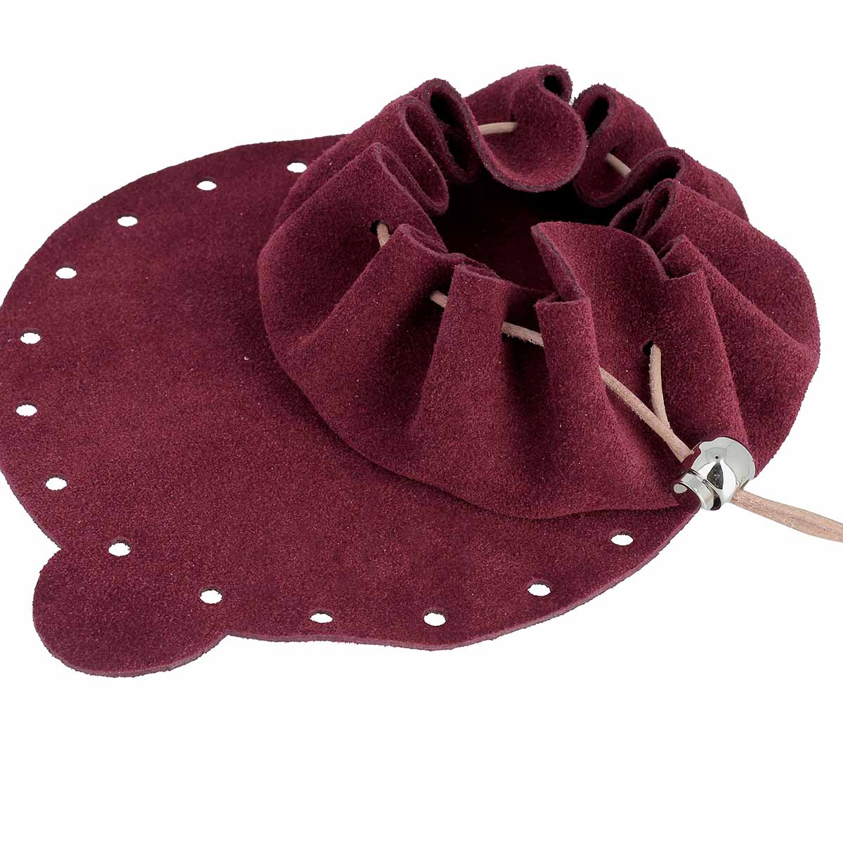 Découpe en croûte de cuir velours Bordeaux T92 de Deco Cuir, conçue pour fabriquer des bourses élégantes.