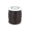 Lacet en cuir premium plat de 2 mm de largeur, bobine de 22 m, marque Tandy Leather, couleur marron.