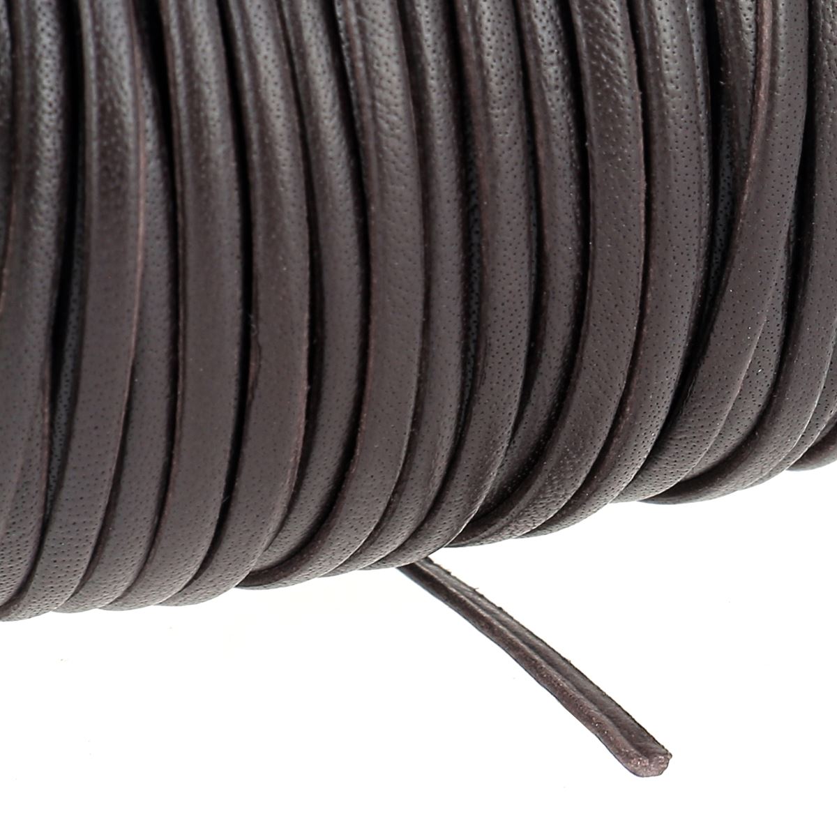 Lacet en cuir Premium plat Tandy Leather, largeur 2mm, bobine de 22m, idéal pour chaussures ou projets de couture.