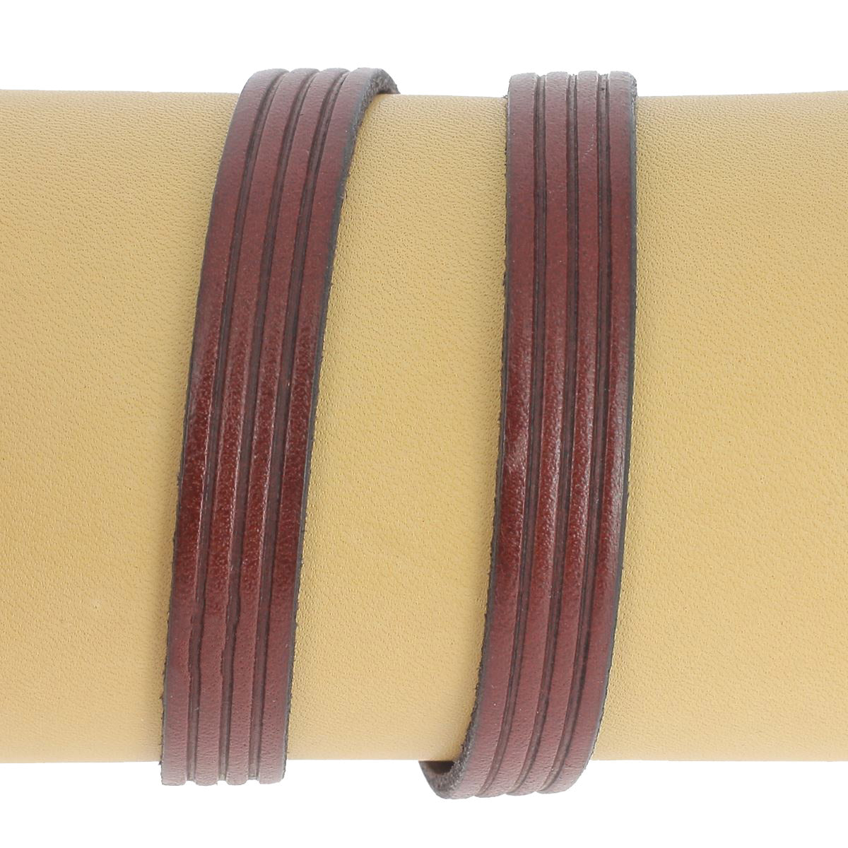 Lacet en cuir plat effet 4 bandes de 10mm de couleur cognac, pour chaussures, par Autres.