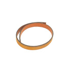 Lacet en cuir plat effet 4 bandes de 10mm, couleur camel, pour chaussures, en gros plan.
