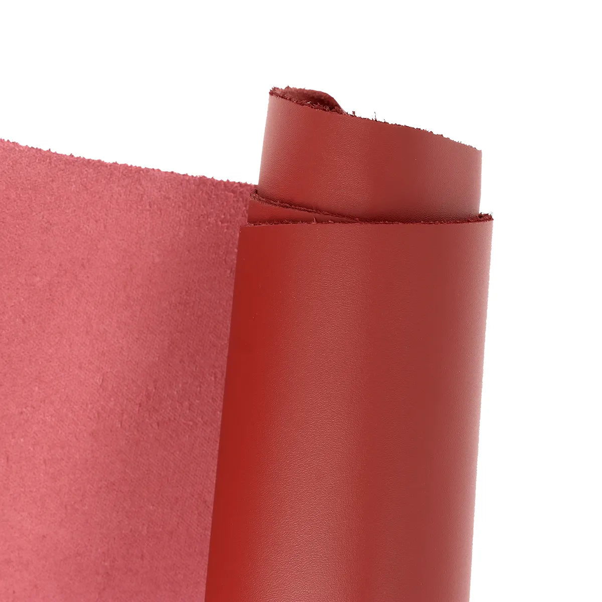Peau de cuir de vachette lisse rouge de marque Autres, texture douce et souple, pour projets de maroquinerie ou couture.