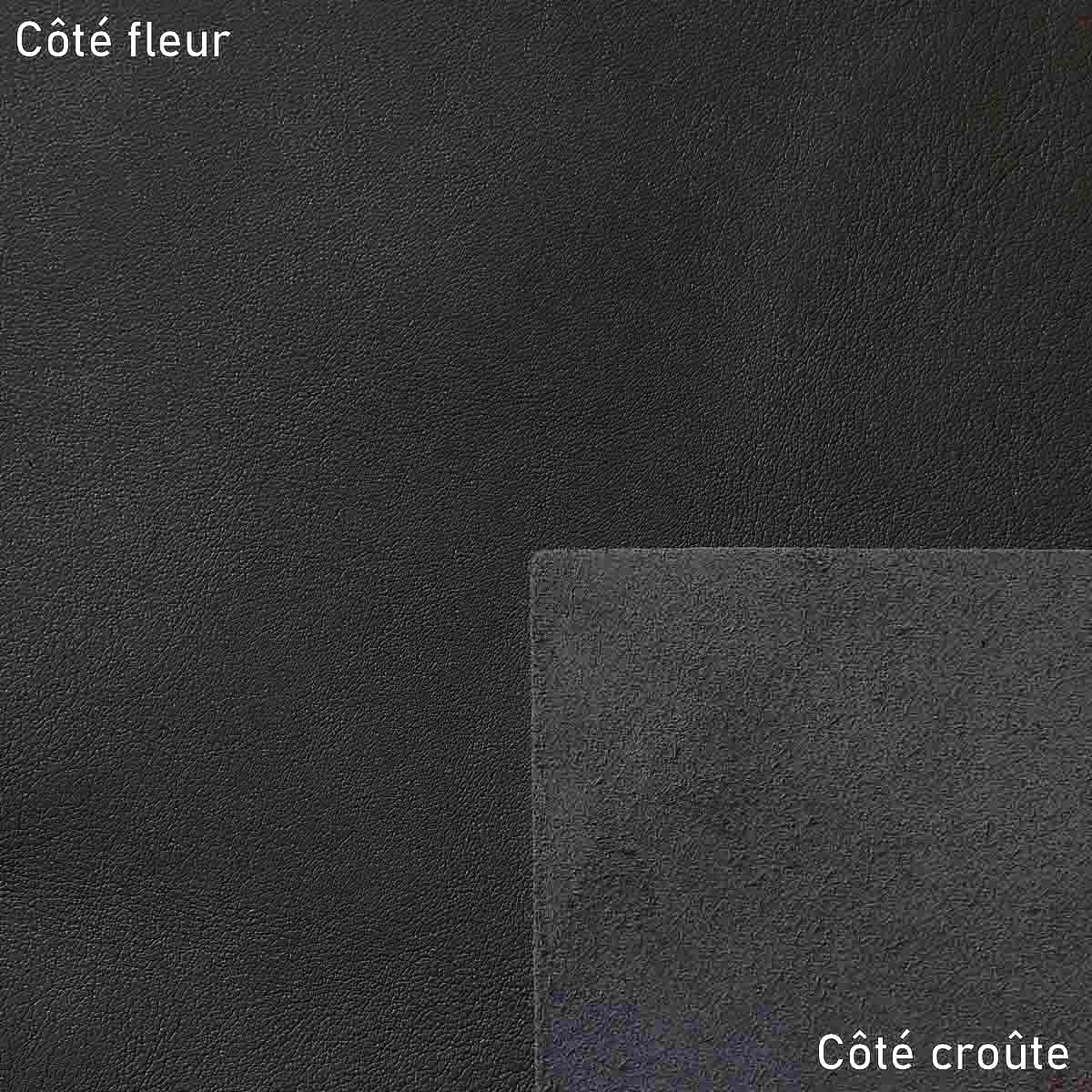 Morceau de cuir de veau lisse noir de marque Autres, texture douce et élégante, idéal pour confectionner des accessoires ou vêtements.