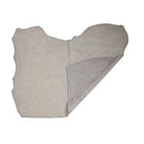 Peau de cuir de veau en croûte velours effet tissé gris, tissu souple et texturé, pour projets de maroquinerie ou décoration.