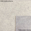 Texture de croûte de cuir de veau en velours tissé gris, façonné en peau de cuir pour un effet sophistiqué et doux au toucher.